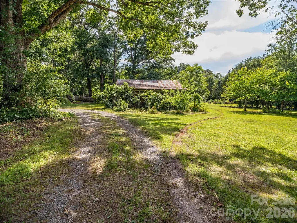 2111 Emmanuel Church Road Conover NC 28613