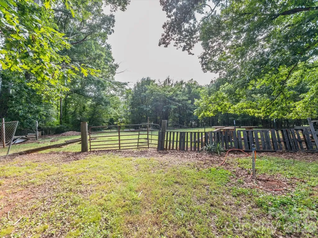 2111 Emmanuel Church Road Conover NC 28613