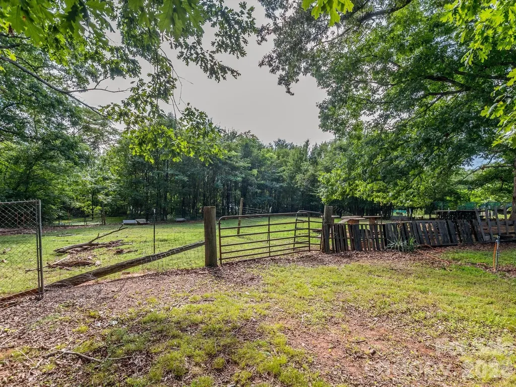 2111 Emmanuel Church Road Conover NC 28613