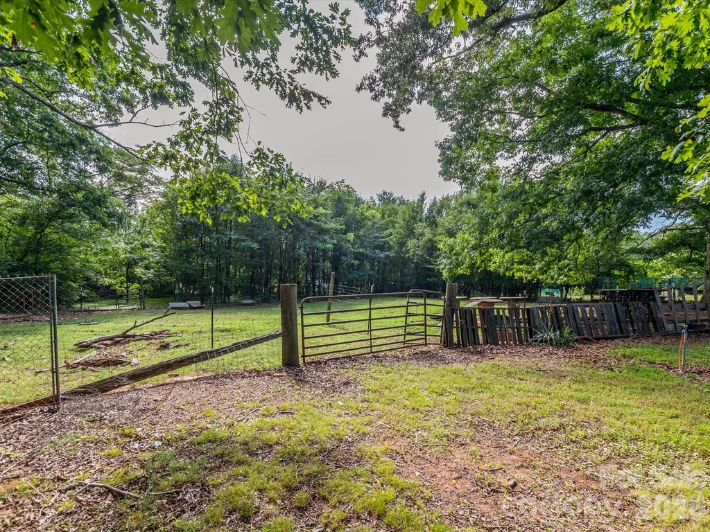 2111 Emmanuel Church Road Conover NC 28613