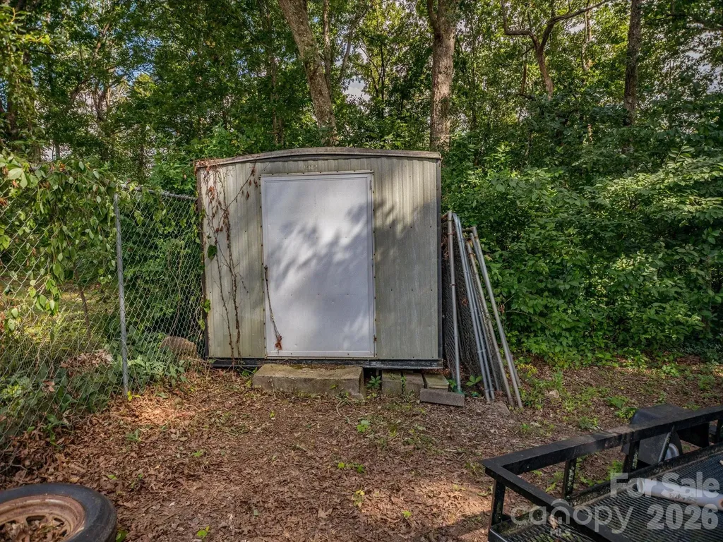 2111 Emmanuel Church Road Conover NC 28613