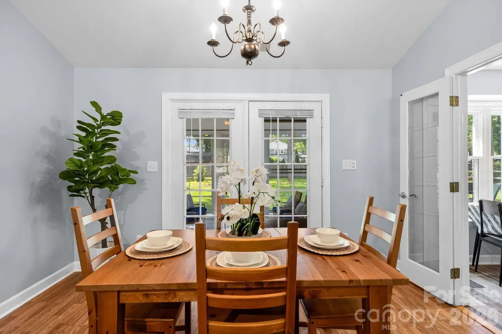 11232 Coachman Circle Charlotte NC 28277