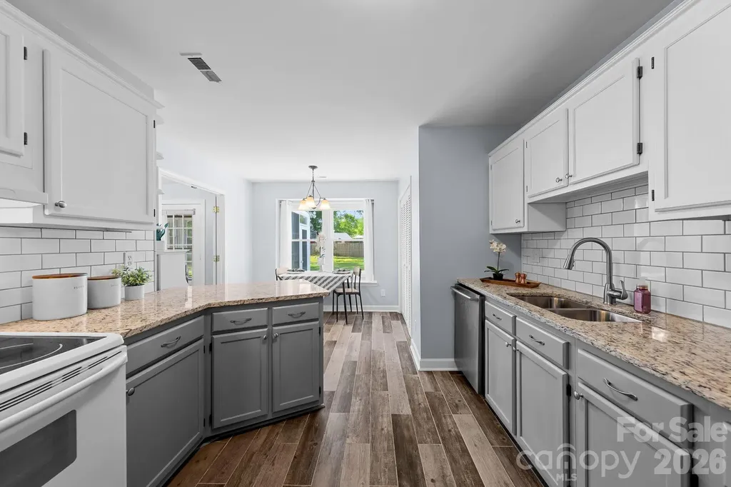 11232 Coachman Circle Charlotte NC 28277