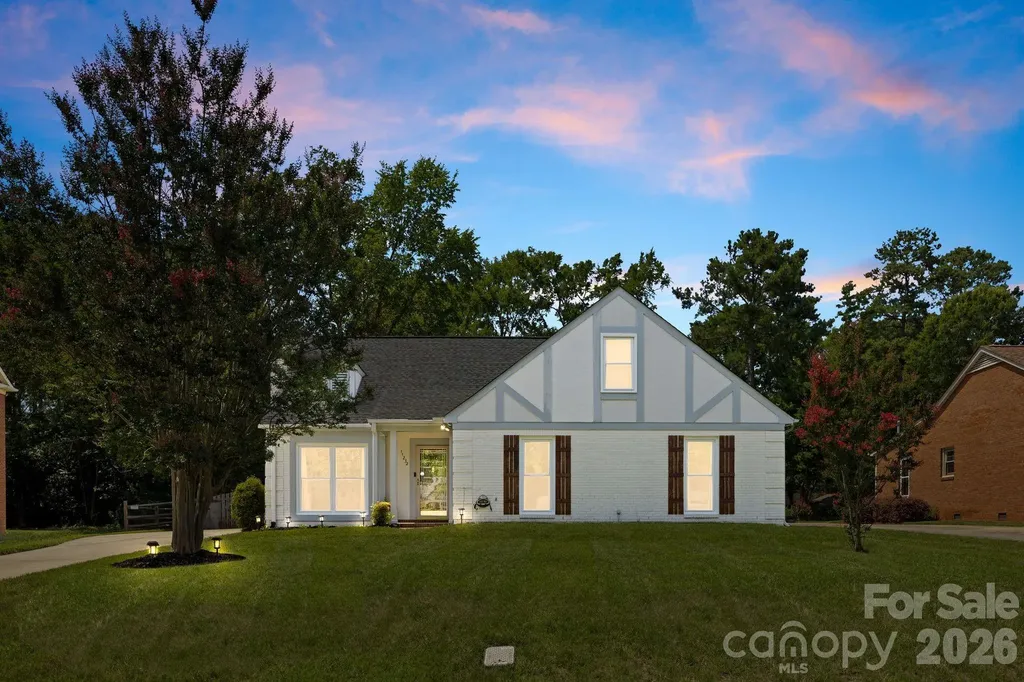 11232 Coachman Circle Charlotte NC 28277