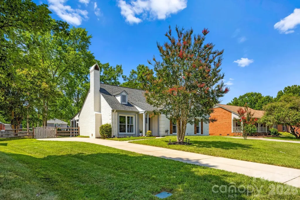 11232 Coachman Circle Charlotte NC 28277
