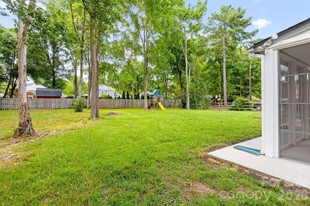 11232 Coachman Circle Charlotte NC 28277