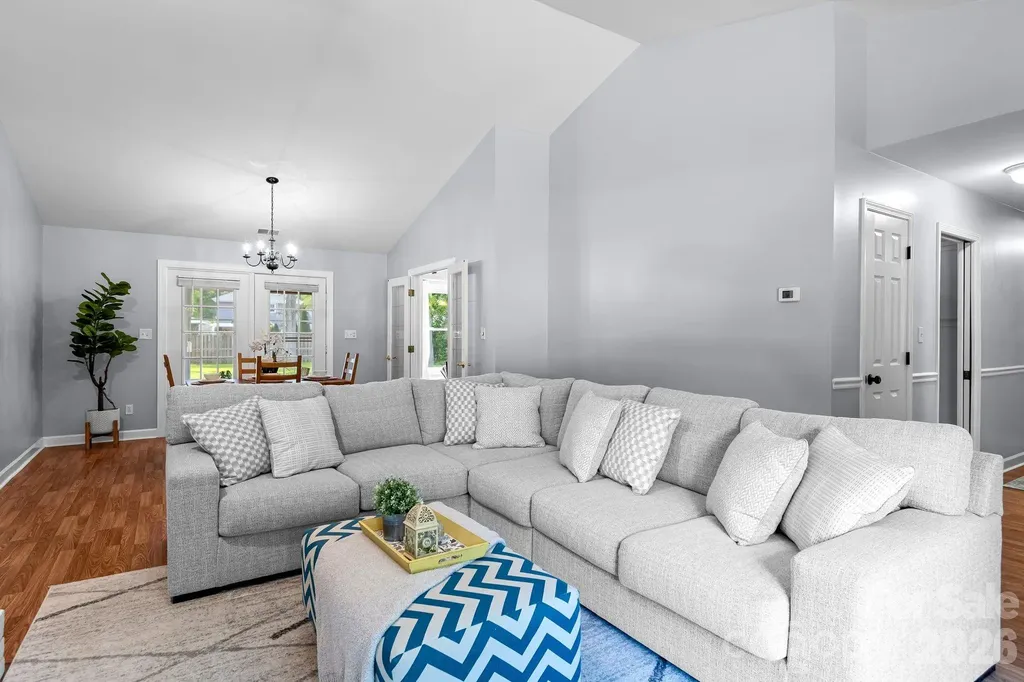 11232 Coachman Circle Charlotte NC 28277