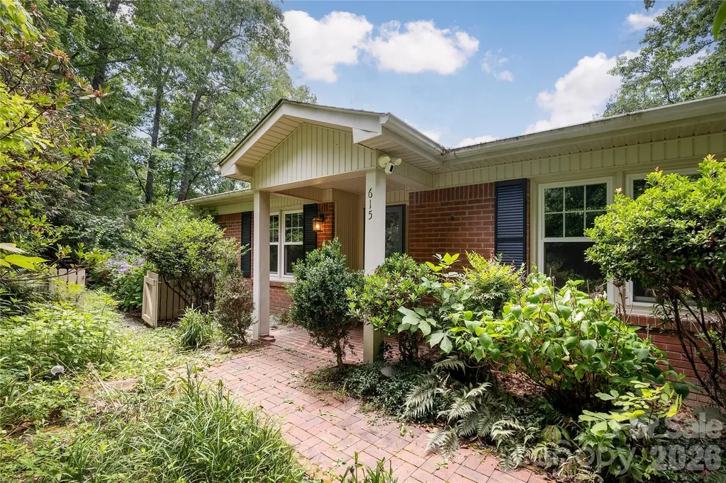 615 Goldview Drive Hendersonville NC 28791