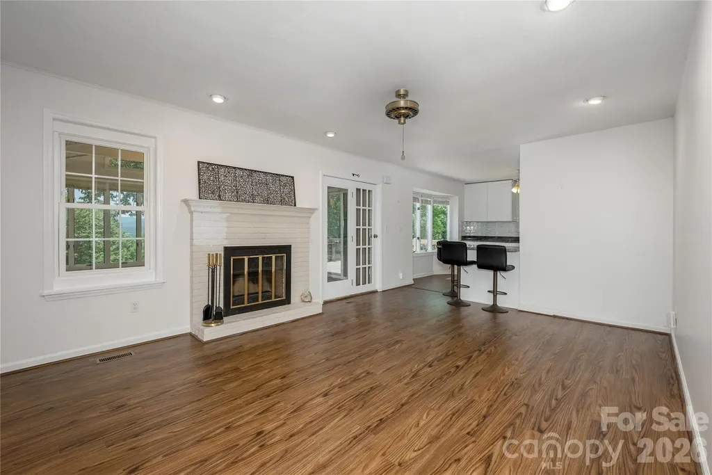 615 Goldview Drive Hendersonville NC 28791