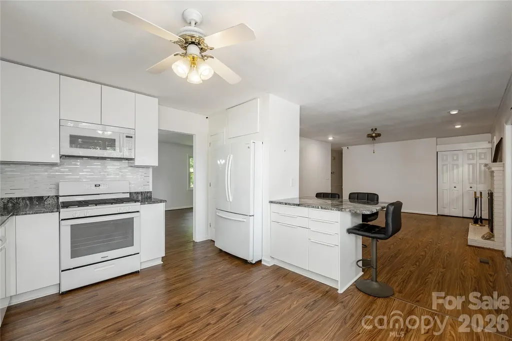 615 Goldview Drive Hendersonville NC 28791