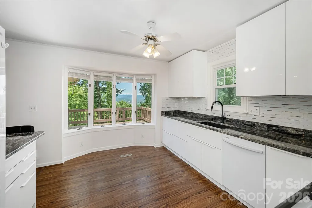 615 Goldview Drive Hendersonville NC 28791