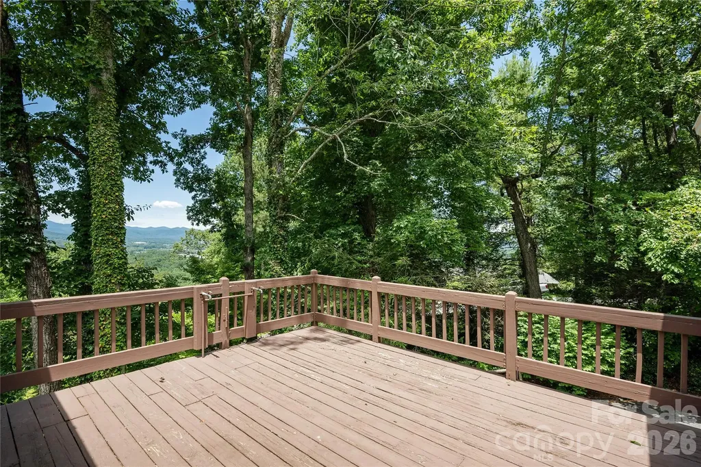 615 Goldview Drive Hendersonville NC 28791