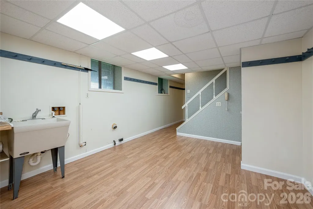 615 Goldview Drive Hendersonville NC 28791