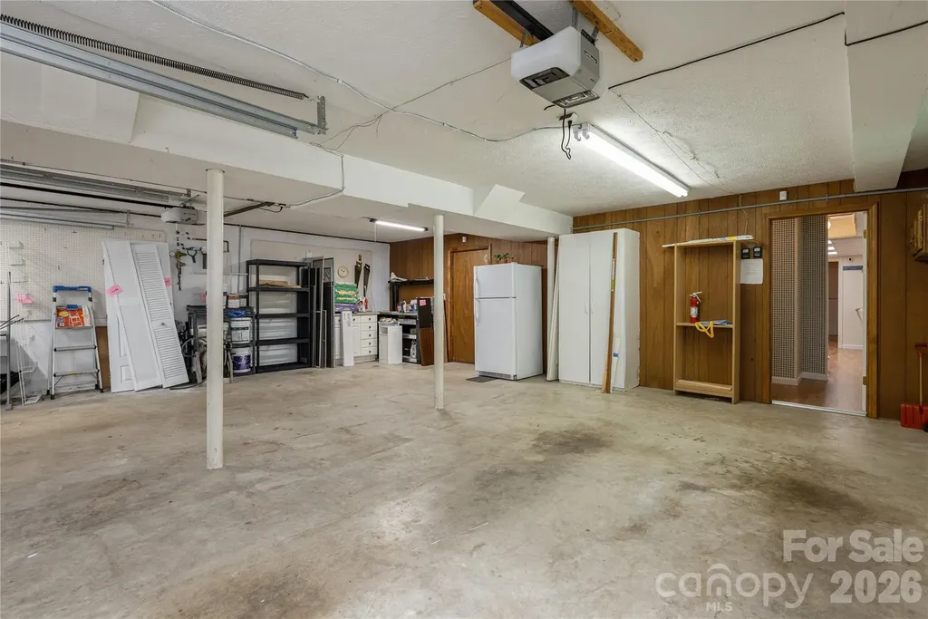 615 Goldview Drive Hendersonville NC 28791