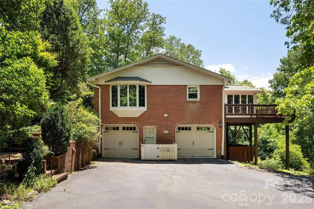 615 Goldview Drive Hendersonville NC 28791