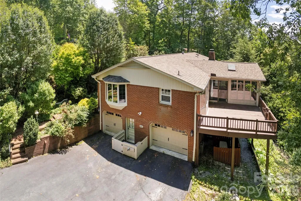 615 Goldview Drive Hendersonville NC 28791