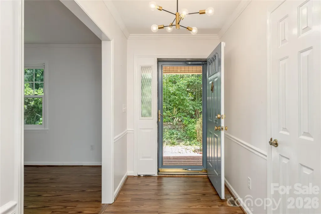 615 Goldview Drive Hendersonville NC 28791