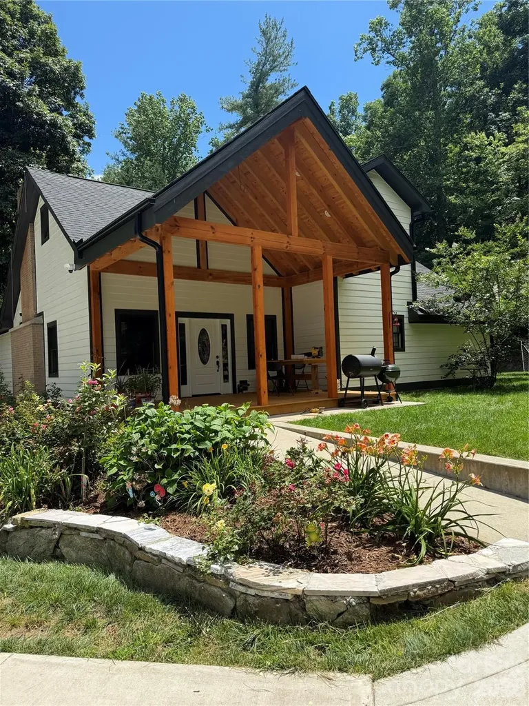 86 Holiday Drive Hendersonville NC 28739