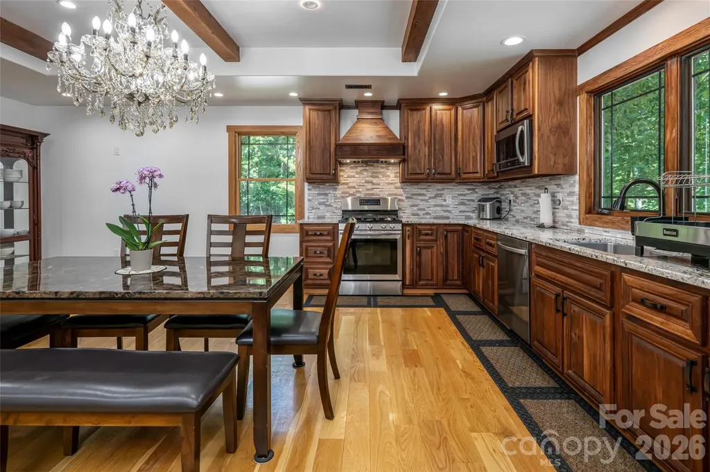 86 Holiday Drive Hendersonville NC 28739