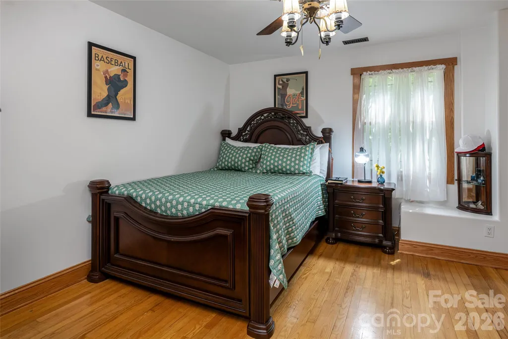 86 Holiday Drive Hendersonville NC 28739