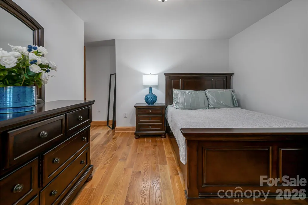 86 Holiday Drive Hendersonville NC 28739