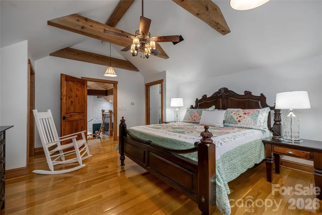 86 Holiday Drive Hendersonville NC 28739