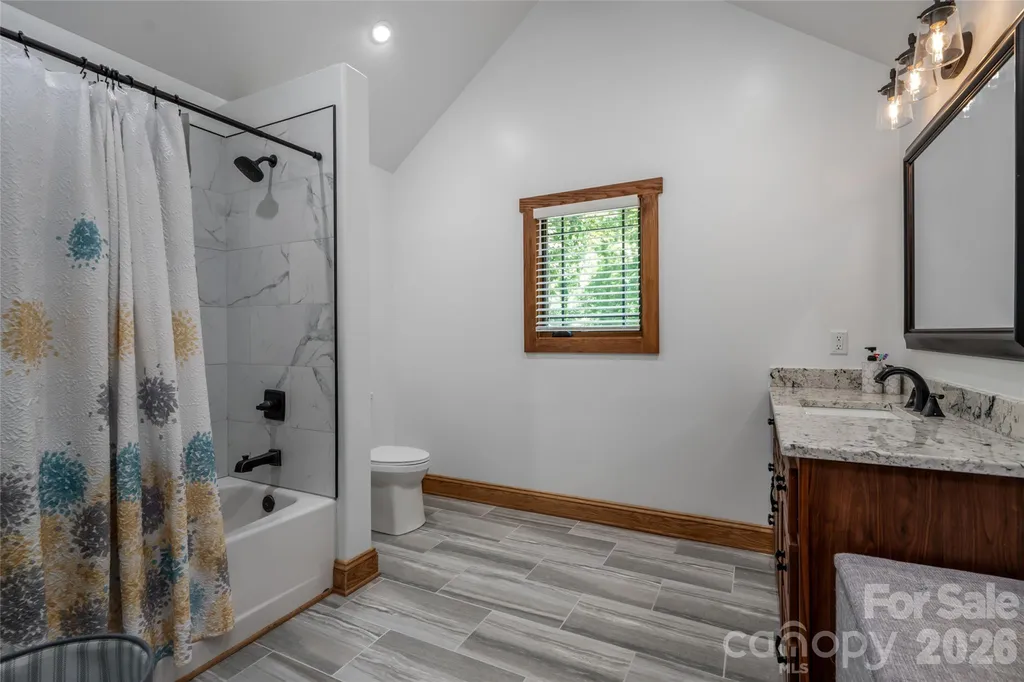 86 Holiday Drive Hendersonville NC 28739