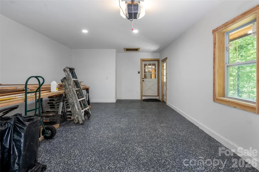 86 Holiday Drive Hendersonville NC 28739
