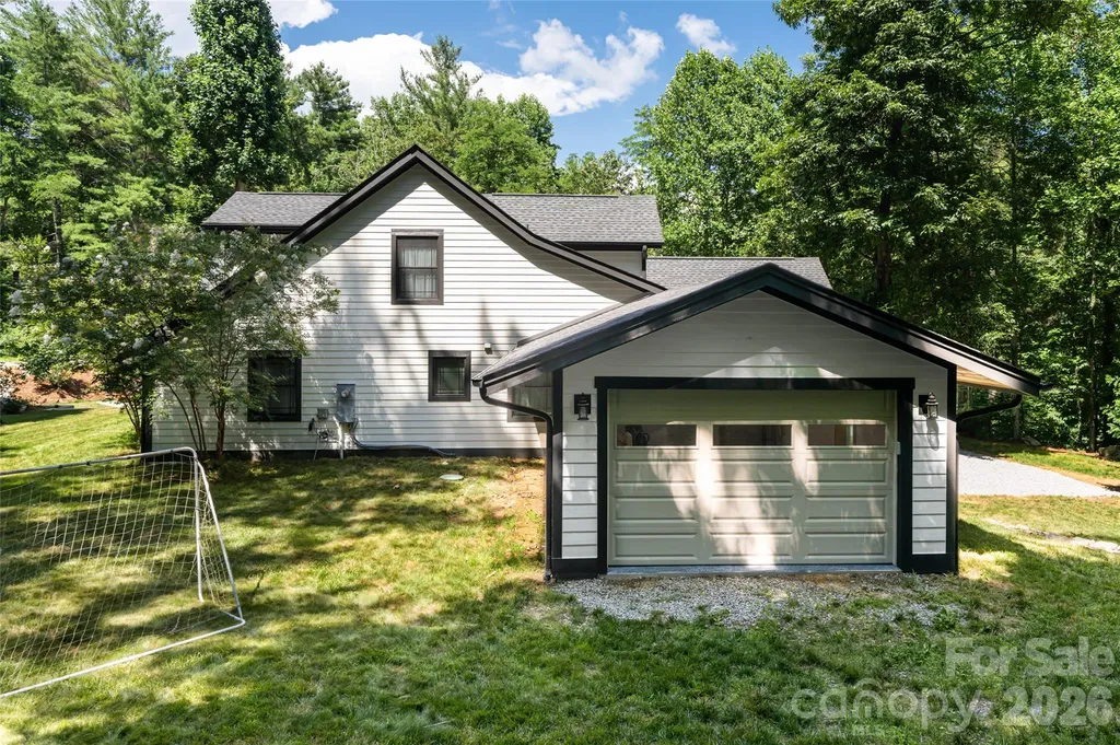 86 Holiday Drive Hendersonville NC 28739