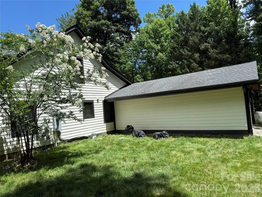 86 Holiday Drive Hendersonville NC 28739