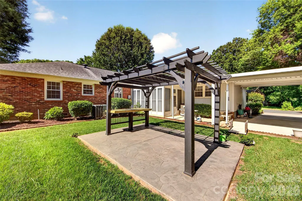 6801 Rambling Rose Drive Charlotte NC 28212