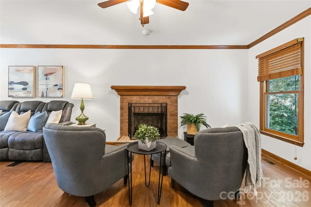 6933 Albaneen Court Charlotte NC 28215