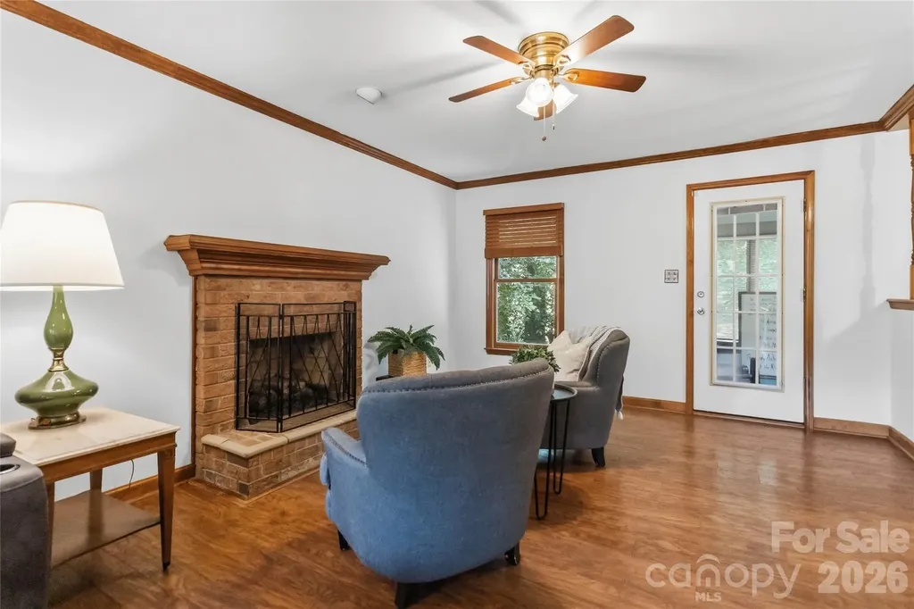 6933 Albaneen Court Charlotte NC 28215