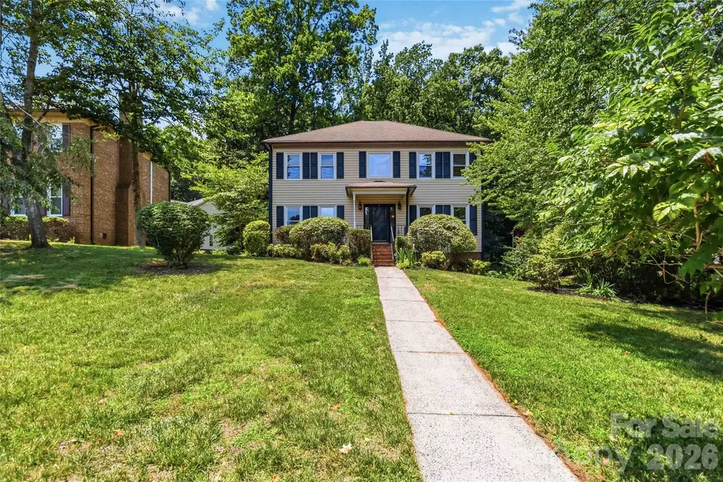 6933 Albaneen Court Charlotte NC 28215