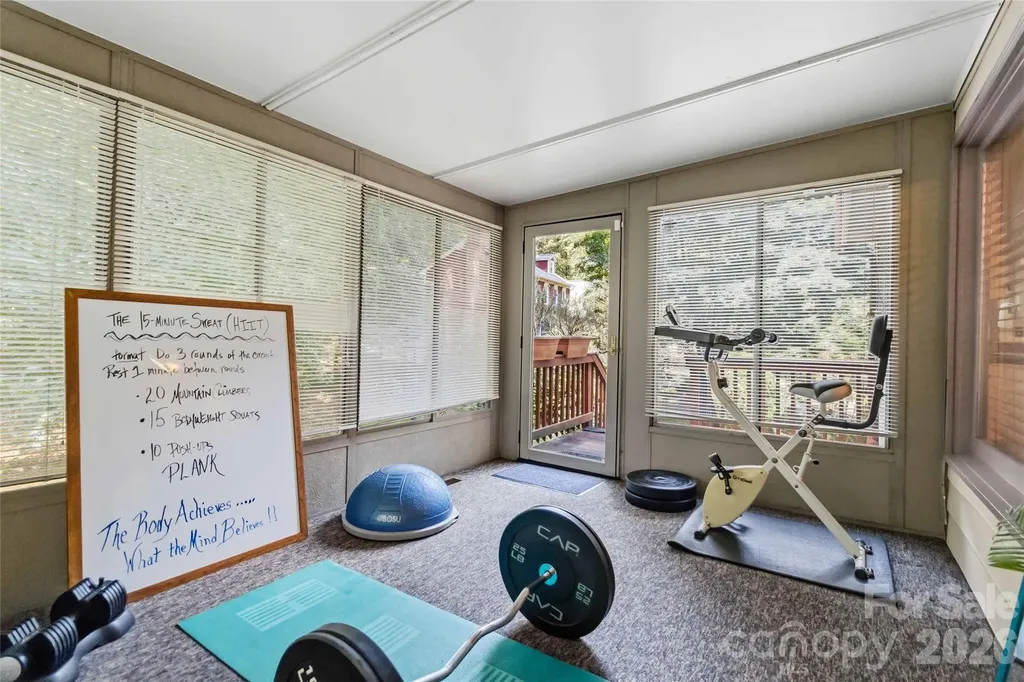 6933 Albaneen Court Charlotte NC 28215