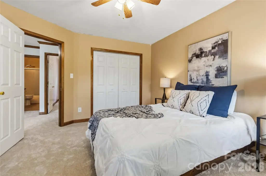 6933 Albaneen Court Charlotte NC 28215