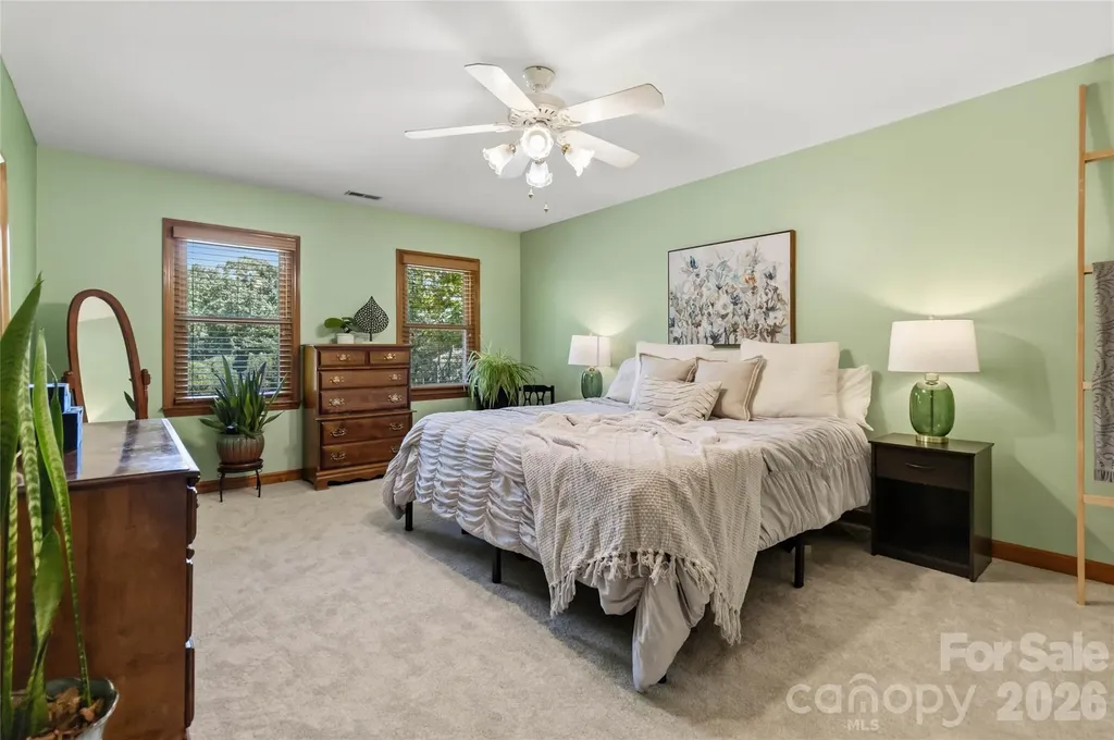 6933 Albaneen Court Charlotte NC 28215