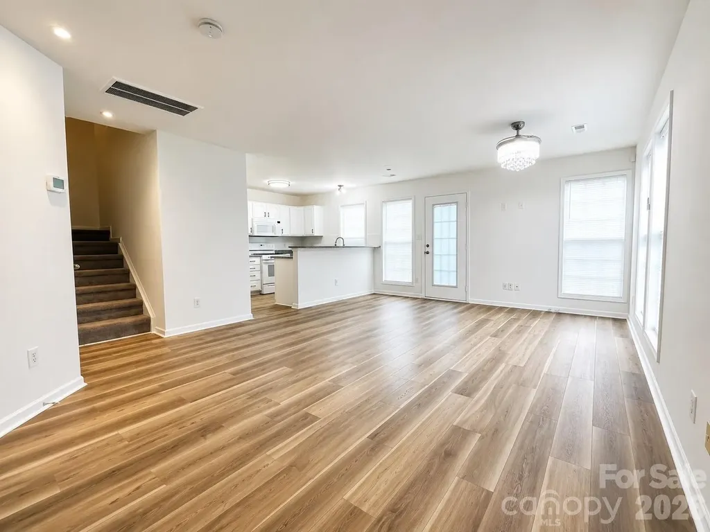 2049 Flushing Court Charlotte NC 28215
