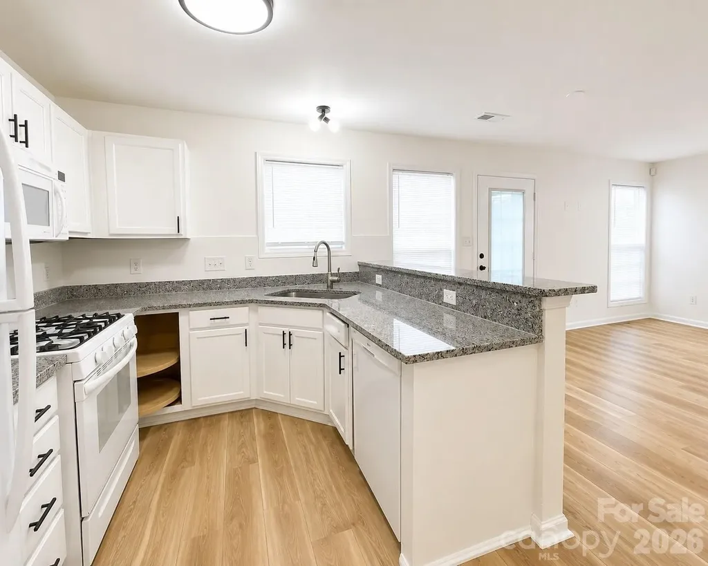 2049 Flushing Court Charlotte NC 28215