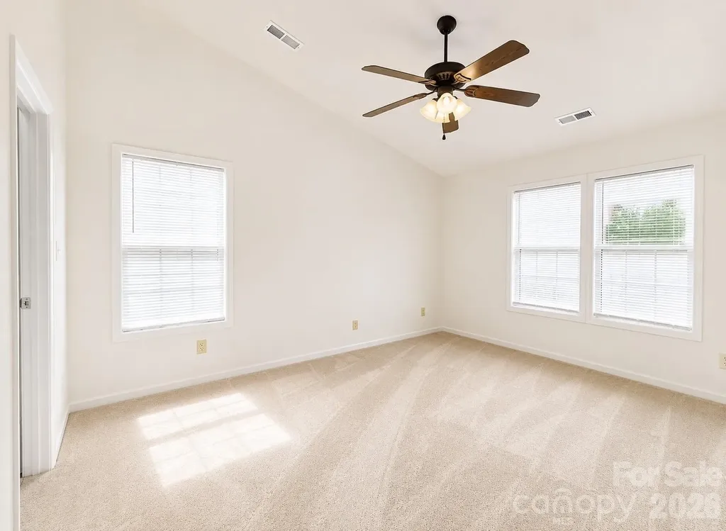 2049 Flushing Court Charlotte NC 28215