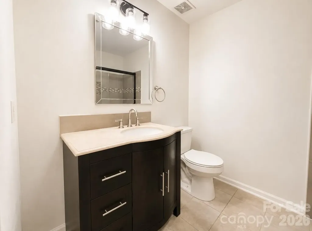 2049 Flushing Court Charlotte NC 28215