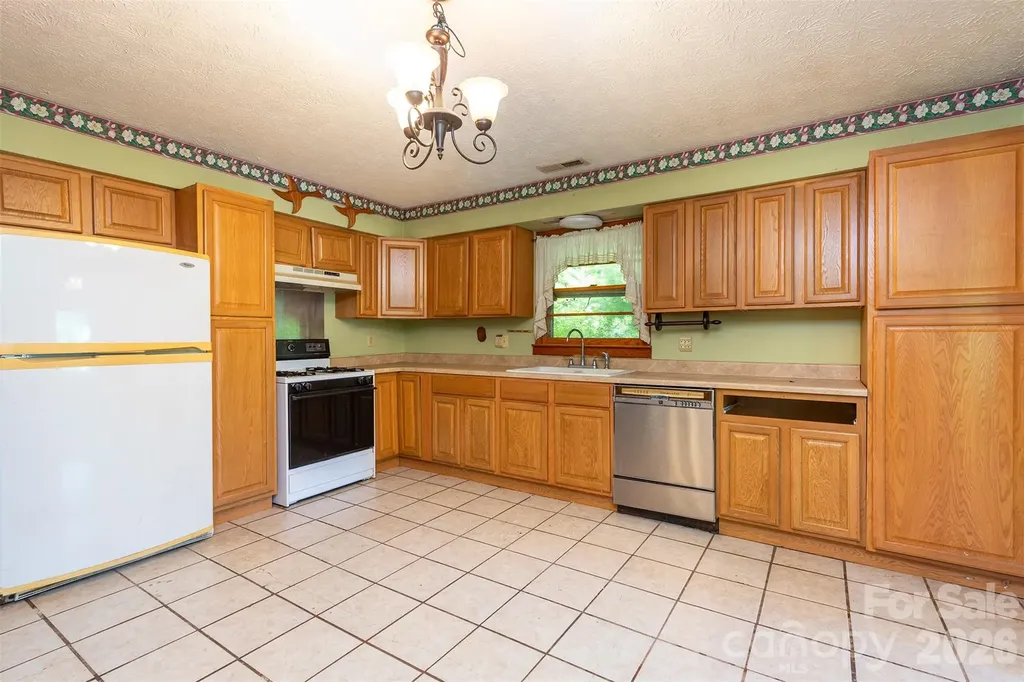 637 Fisher Lane Marshall NC 28753
