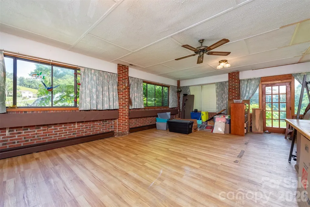 637 Fisher Lane Marshall NC 28753