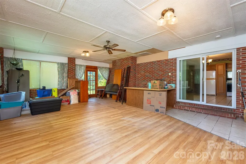 637 Fisher Lane Marshall NC 28753