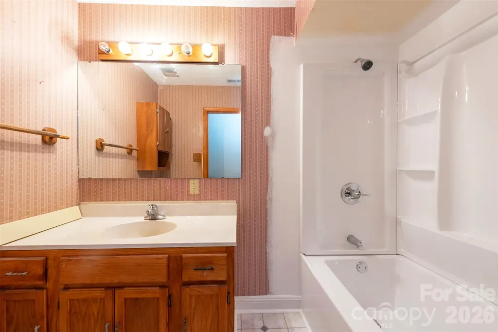 637 Fisher Lane Marshall NC 28753