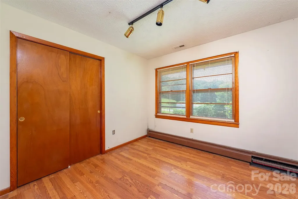 637 Fisher Lane Marshall NC 28753