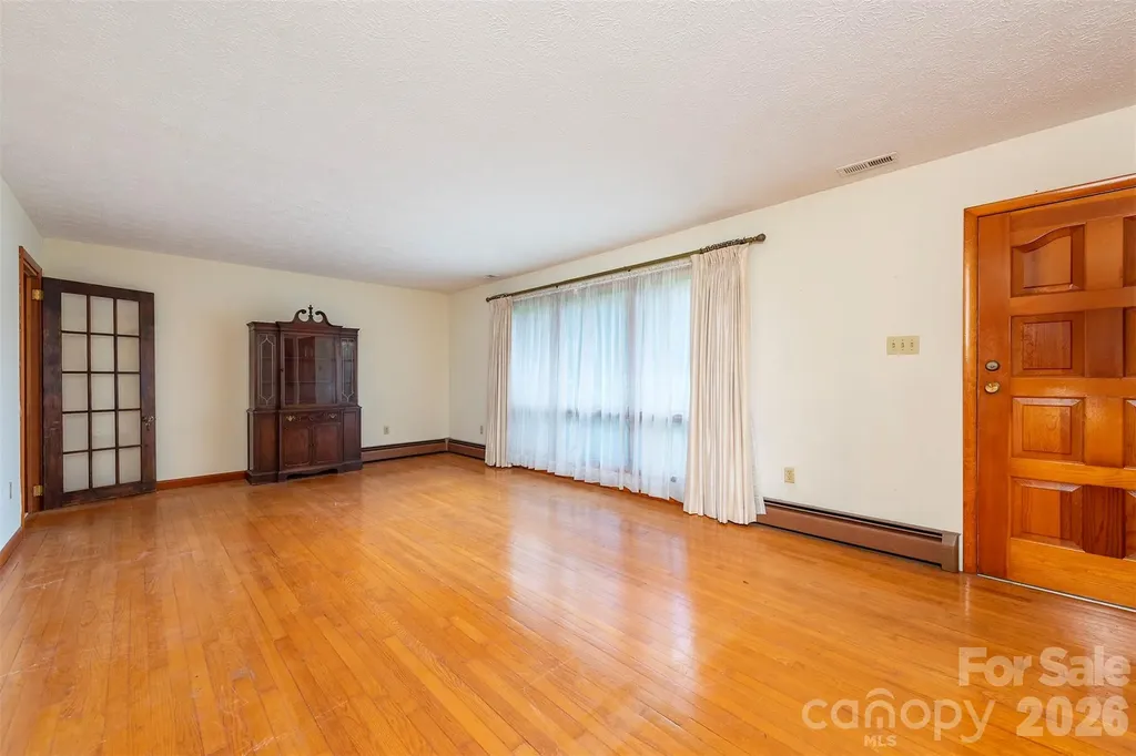 637 Fisher Lane Marshall NC 28753