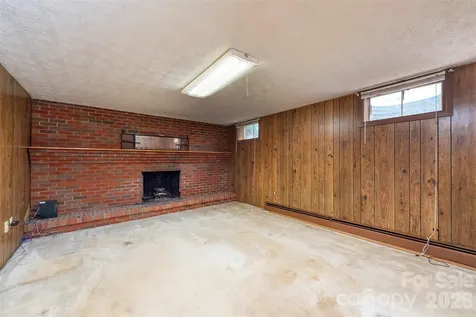 637 Fisher Lane Marshall NC 28753