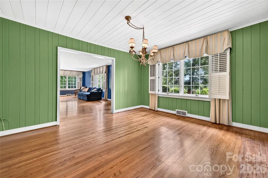 25 Inglewood Road Asheville NC 28804