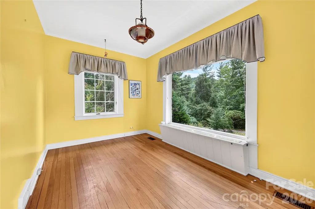 25 Inglewood Road Asheville NC 28804
